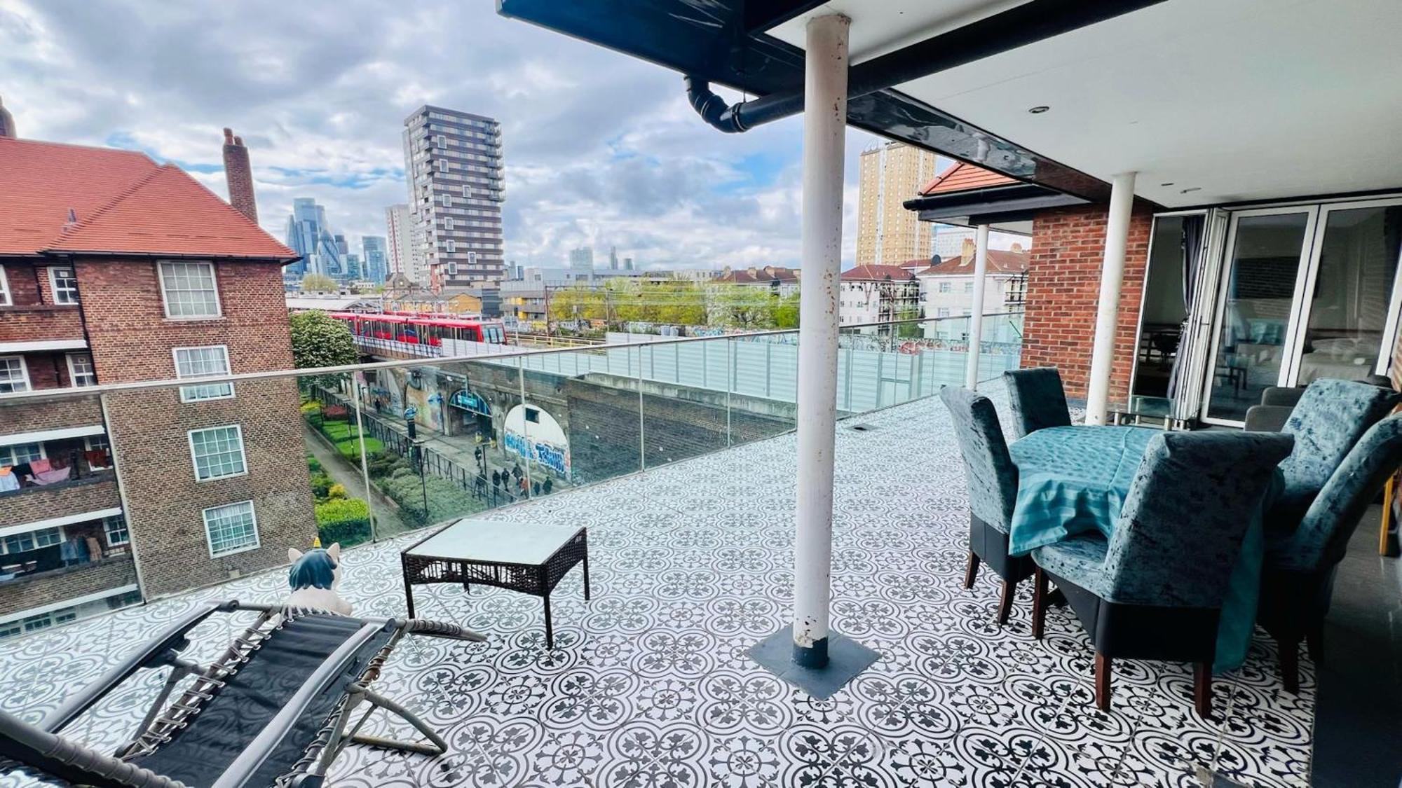 City View Sunset Luxurious Apartment In London Zone-1 Including One Family Twin Room With Its Own Stunning Private Terrace Dış mekan fotoğraf