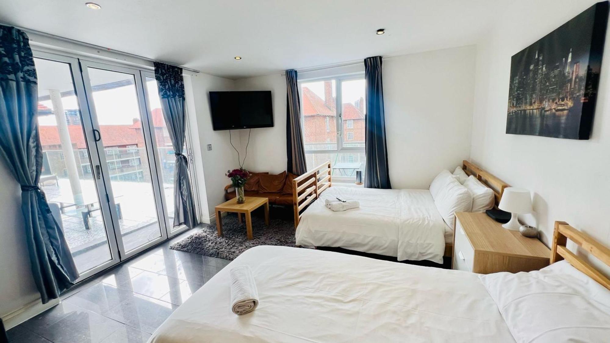 City View Sunset Luxurious Apartment In London Zone-1 Including One Family Twin Room With Its Own Stunning Private Terrace Dış mekan fotoğraf